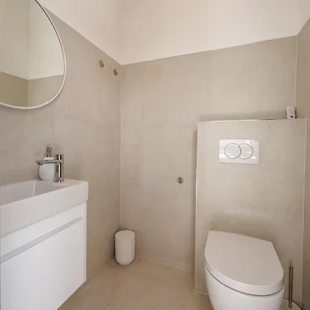 Basini 5km From The Centre Of Split,heated Pool