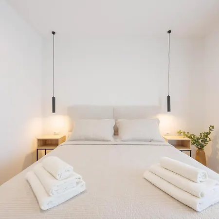 Basini 5km From The Centre Of Split,heated Pool