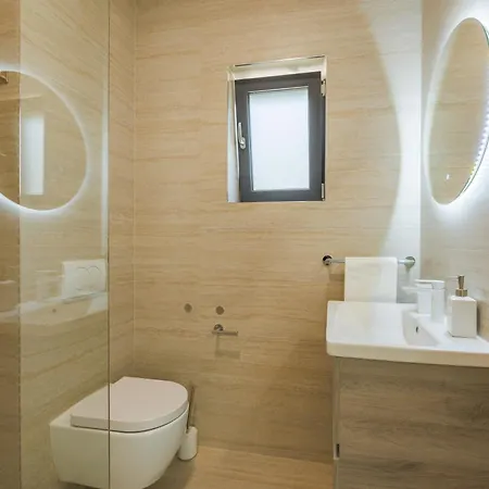 Basini 5km From The Centre Of Split,heated Pool Вилла