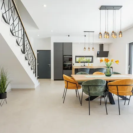 Вилла Basini 5km From The Centre Of Split,heated Pool *