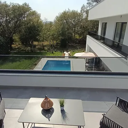 Basini 5km From The Centre Of Split,heated Pool Вилла *