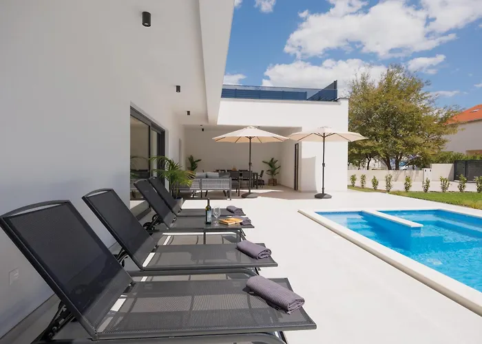 Basini 5km From The Centre Of Split,heated Pool Solin