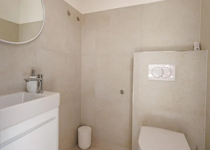 Basini 5km From The Centre Of Split,heated Pool