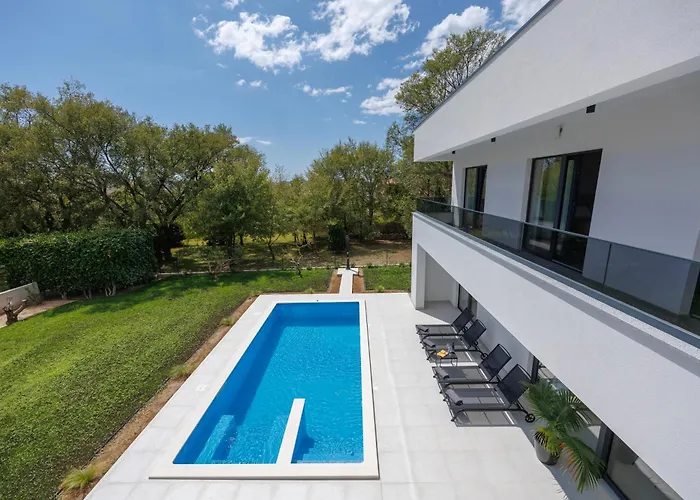 Basini 5km From The Centre Of Split,heated Pool Villa *