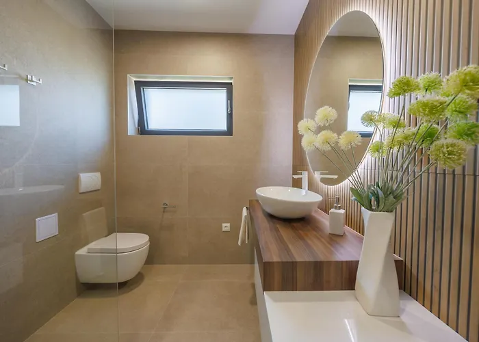 Basini 5km From The Centre Of Split,heated Pool Villa *