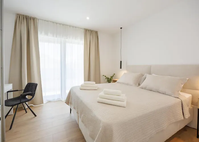 Basini 5km From The Centre Of Split,heated Pool * Solin