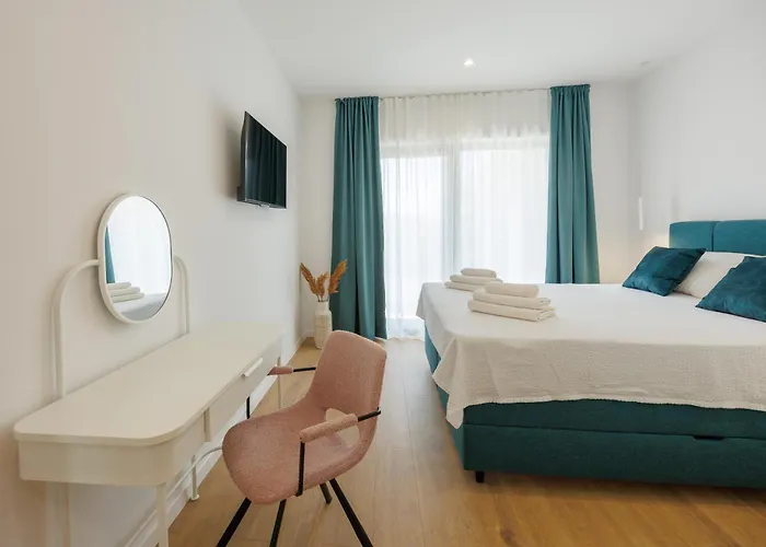 Villa Basini 5km From The Centre Of Split,heated Pool *