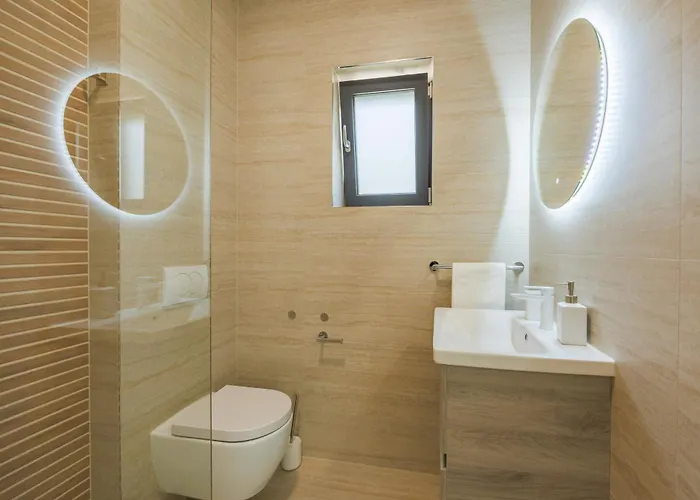 Basini 5km From The Centre Of Split,heated Pool Villa