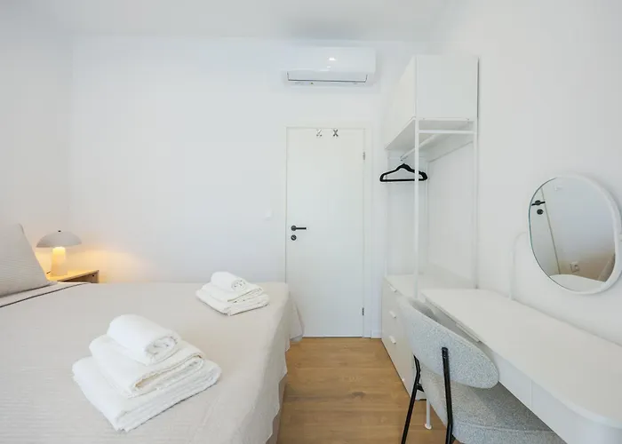 Villa Basini 5km From The Centre Of Split,heated Pool
