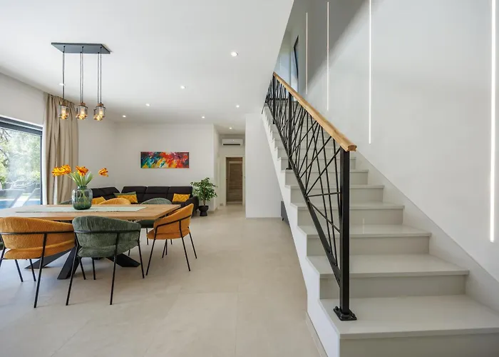 Basini 5km From The Centre Of Split,heated Pool Villa *
