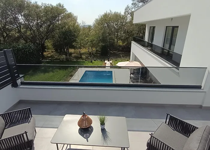 Basini 5km From The Centre Of Split,heated Pool Villa *