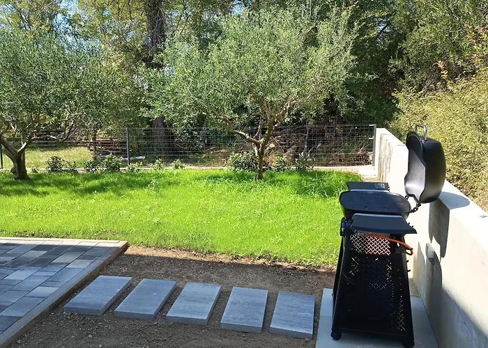 Basini 5km From The Centre Of Split,heated Pool * Solin
