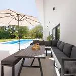 Basini 5km From The Centre Of Split,heated Pool ソリン