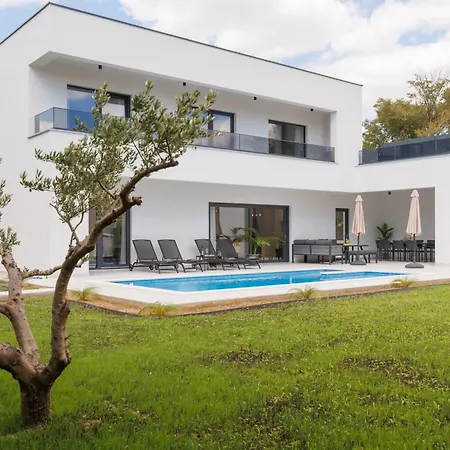 Villa Basini 5km From The Centre Of Split,heated Pool Solin