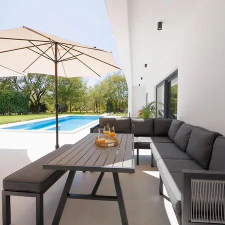 Basini 5km From The Centre Of Split,heated Pool Solin