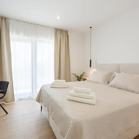 Basini 5km From The Centre Of Split,heated Pool * Solin