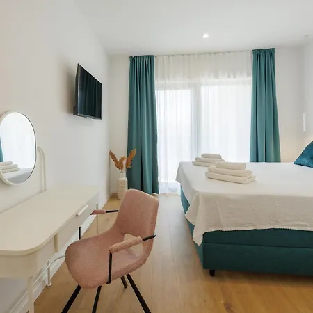 Villa Basini 5km From The Centre Of Split,heated Pool *