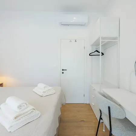 Villa Basini 5km From The Centre Of Split,heated Pool