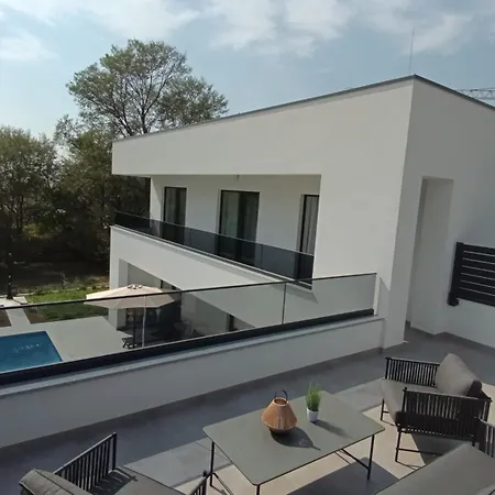 Villa Basini 5km From The Centre Of Split,heated Pool Solin