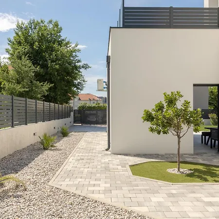 Basini 5km From The Centre Of Split,heated Pool Villa *