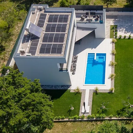 Basini 5km From The Centre Of Split,heated Pool * Solin